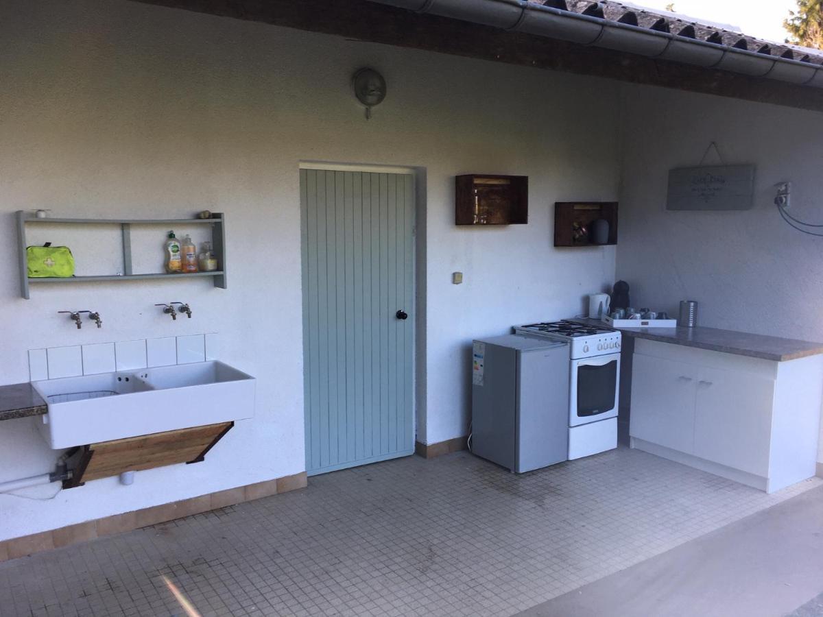 Charming 2-Bed Cabin In Domfront-En-Poiraie Perrou Eksteriør billede